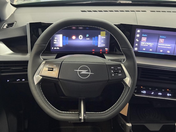 Vehicle image 9 Vehicle image 9