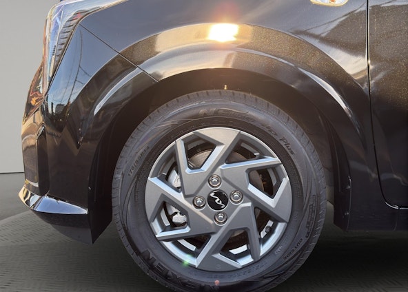 Vehicle image 9 Vehicle image 9