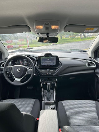 Vehicle image 4 Vehicle image 4