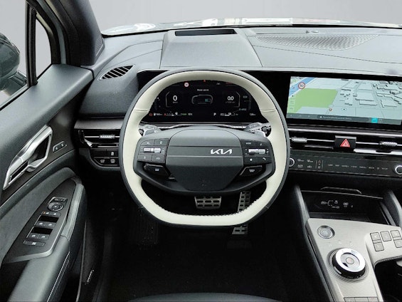 Vehicle image 4 Vehicle image 4