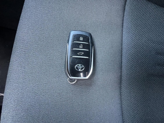 Vehicle image 17 Vehicle image 17