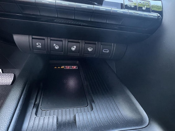 Vehicle image 15 Vehicle image 15