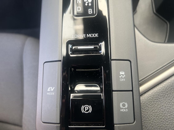 Vehicle image 16 Vehicle image 16