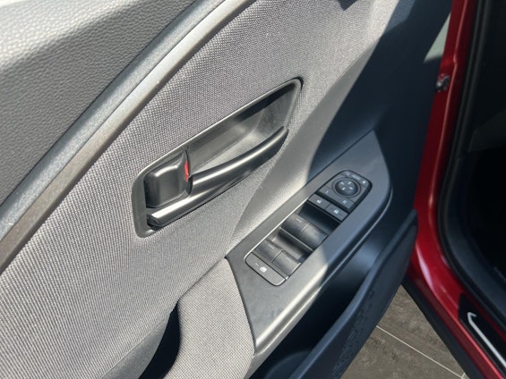 Vehicle image 7 Vehicle image 7