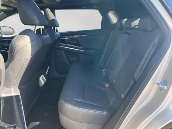 Vehicle image 6 Vehicle image 6