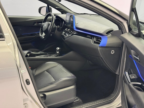 Vehicle image 7