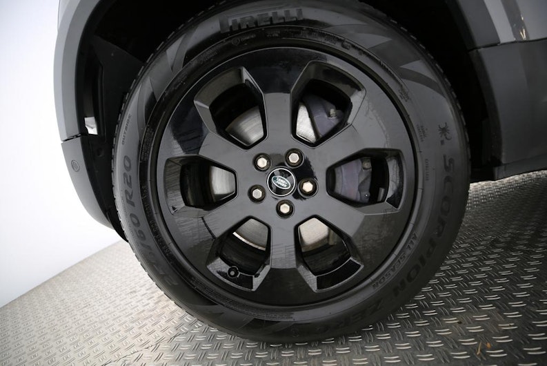 Vehicle image LAND ROVER DEFENDER