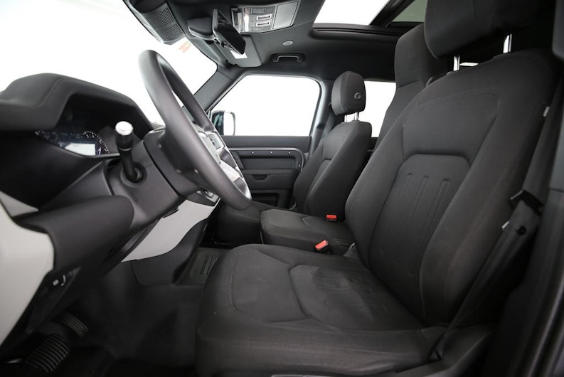 Vehicle image LAND ROVER DEFENDER