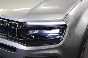 Vehicle image JEEP Avenger Summit