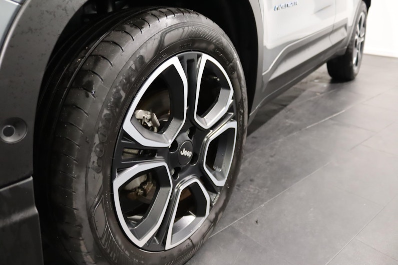 Vehicle image JEEP AVENGER