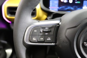 Vehicle image JEEP Avenger Summit