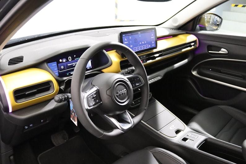 Vehicle image JEEP AVENGER