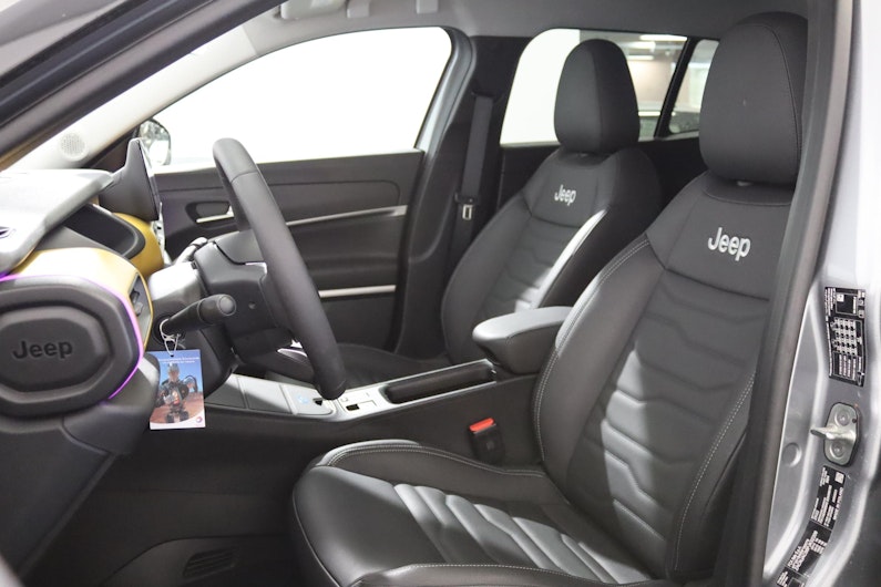 Vehicle image JEEP AVENGER