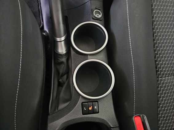 Vehicle image 19 Vehicle image 19