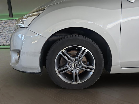 Vehicle image 5 Vehicle image 5