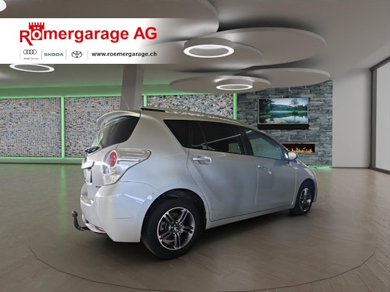 Vehicle image 3 Vehicle image 3