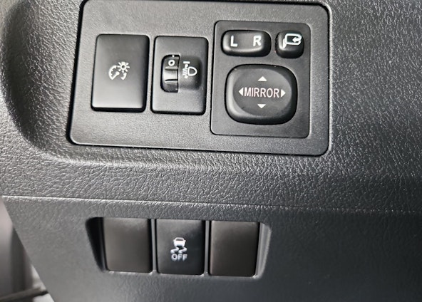 Vehicle image 17 Vehicle image 17