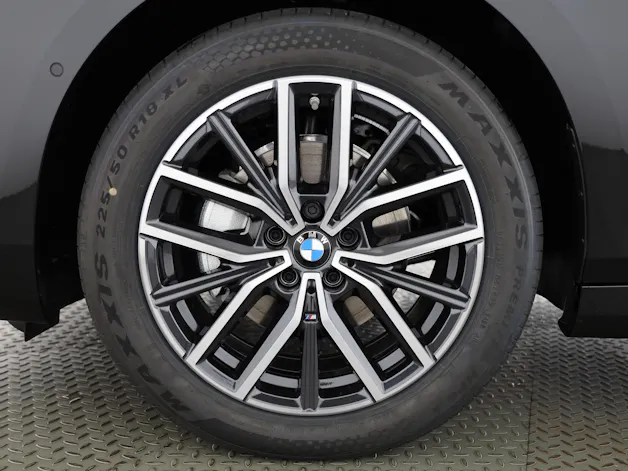 BMW 225e xDrive paddles Active Tourer