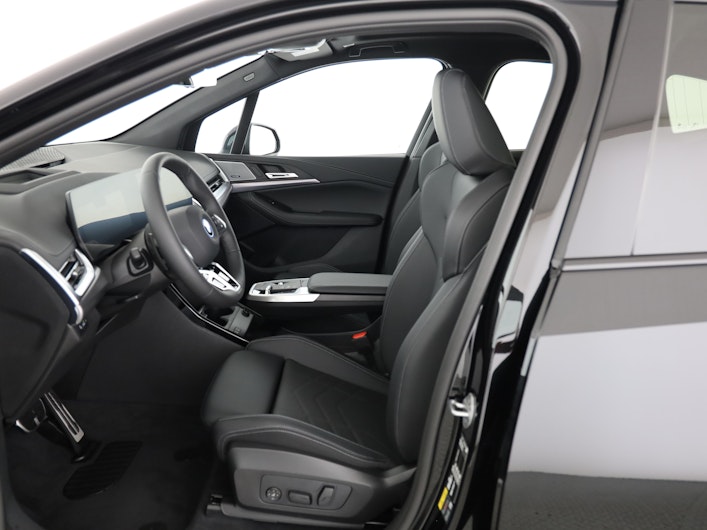 Vehicle image BMW 2 SERIES