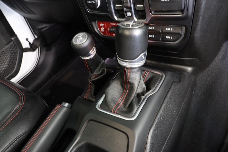 Vehicle image JEEP WRANGLER