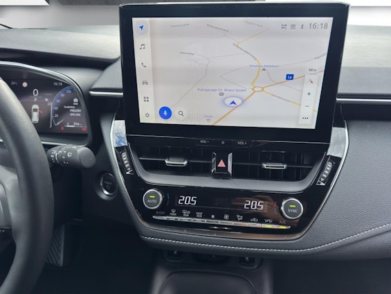 Vehicle image 16 Vehicle image 16