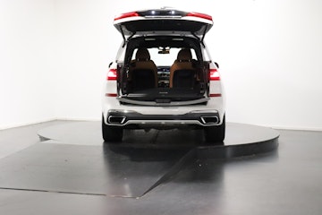 Vehicle image BMW X7 40d xDrive