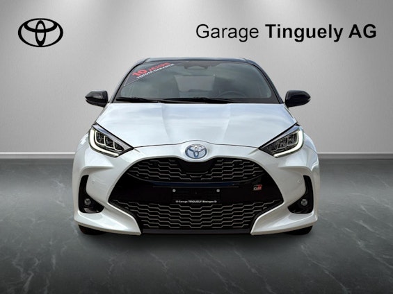 First vehicle image First vehicle image