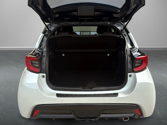 Vehicle image 9 Vehicle image 9