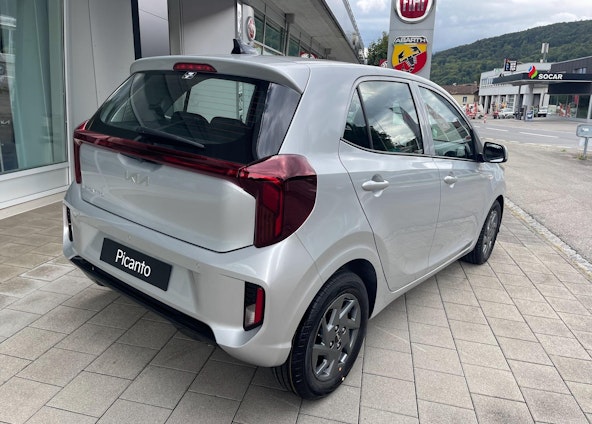 Vehicle image 18 Vehicle image 18