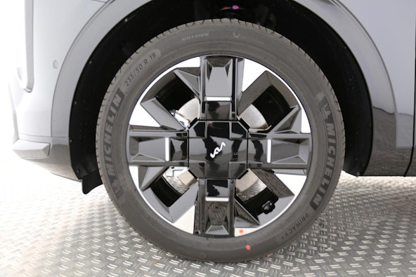 Vehicle image 5 Vehicle image 5