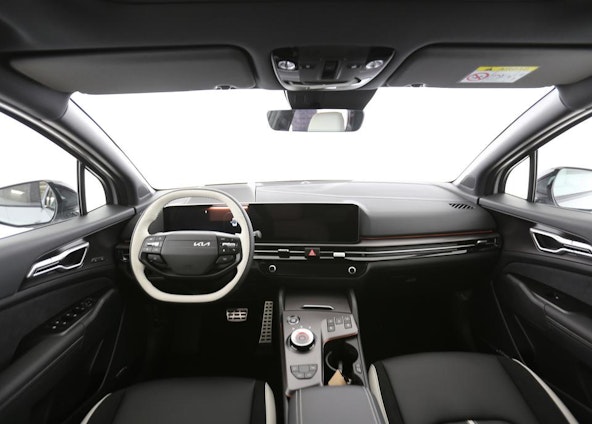 Vehicle image 4 Vehicle image 4