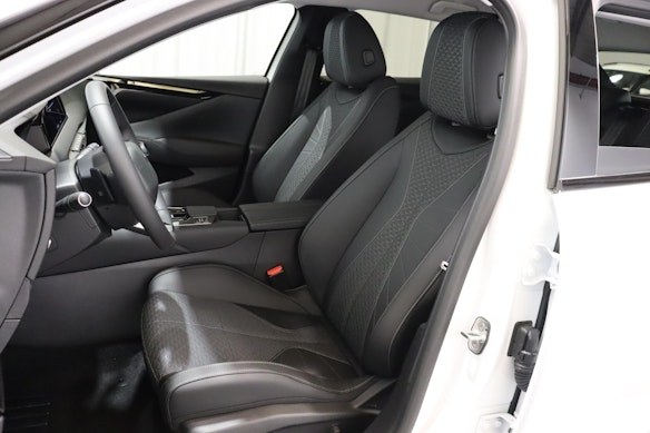 DS AUTOMOBILES No4 1.2 Hybrid Pallas 3