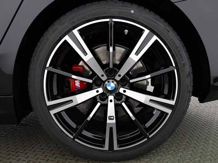 Vehicle image BMW 5 SERIES