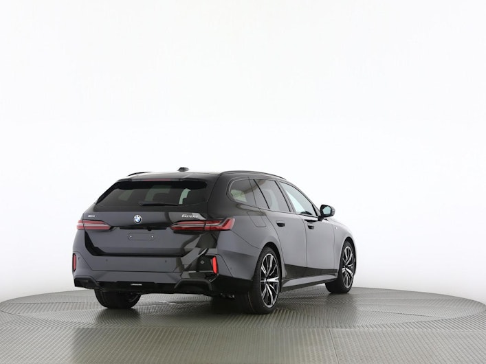 Vehicle image BMW 5 SERIES