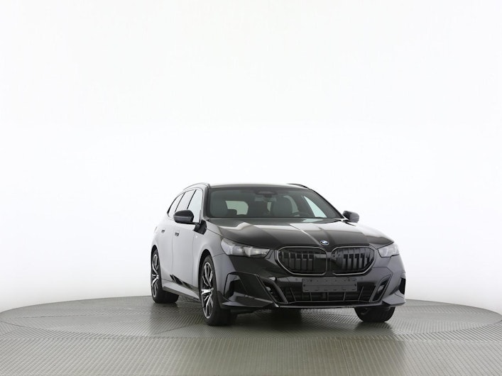 Vehicle image BMW 5 SERIES