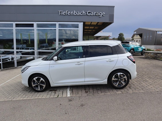 First vehicle image