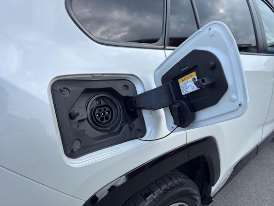 Vehicle image 18 Vehicle image 18