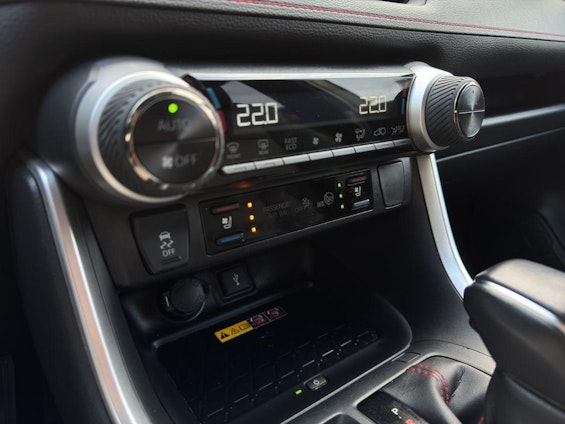 Vehicle image 12 Vehicle image 12