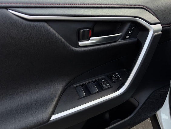 Vehicle image 14 Vehicle image 14