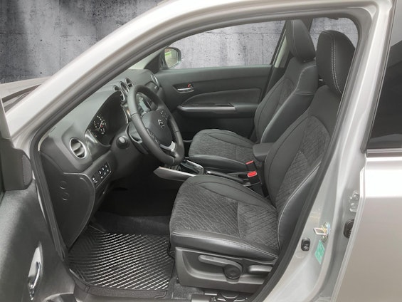 Vehicle image 5 Vehicle image 5