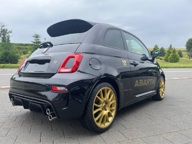 Fiat 695 Abarth 1.4 T-Jet 180 75 Anniversario