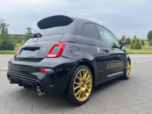 Fiat 695 Abarth 1.4 T-Jet 180 75 Anniversario