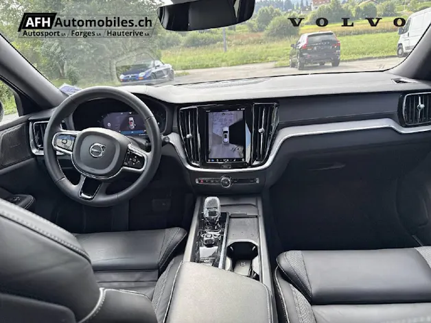 VOLVO V60 2.0 B5 Ultimate Dark AWD