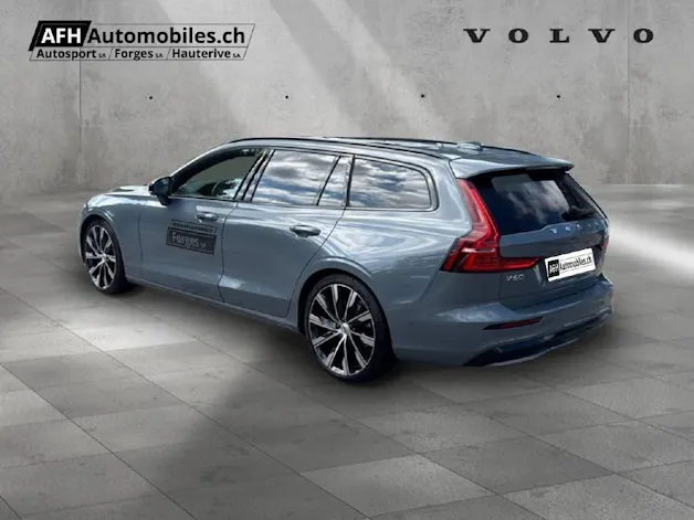 VOLVO V60 2.0 B5 Ultimate Dark AWD