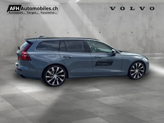VOLVO V60 2.0 B5 Ultimate Dark AWD