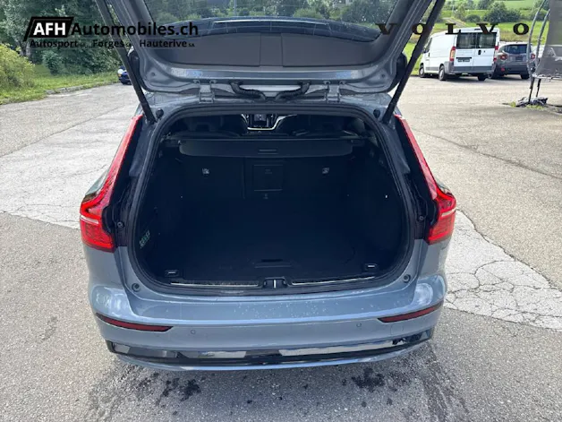 VOLVO V60 2.0 B5 Ultimate Dark AWD