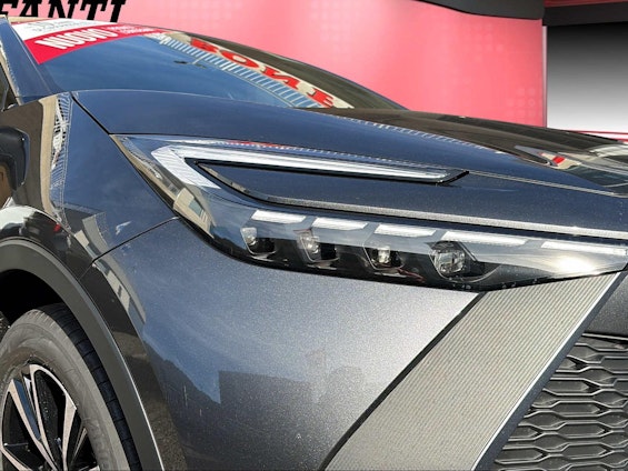 Vehicle image 8 Vehicle image 8