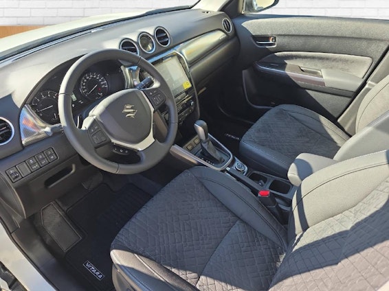 Vehicle image 7