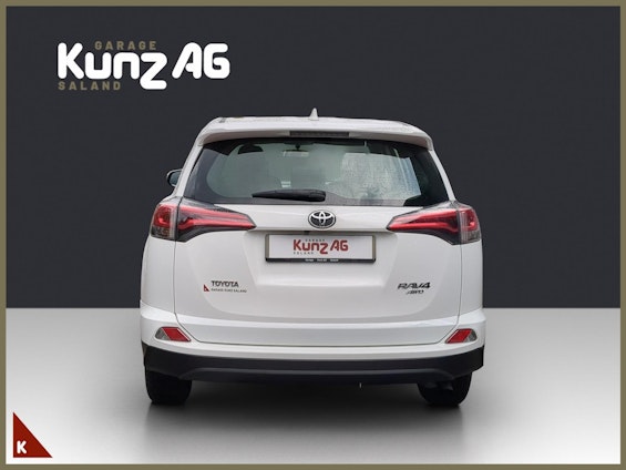 Vehicle image 4 Vehicle image 4