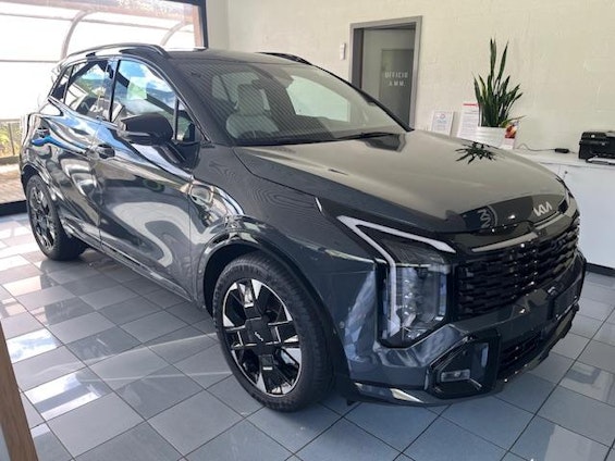 First vehicle image